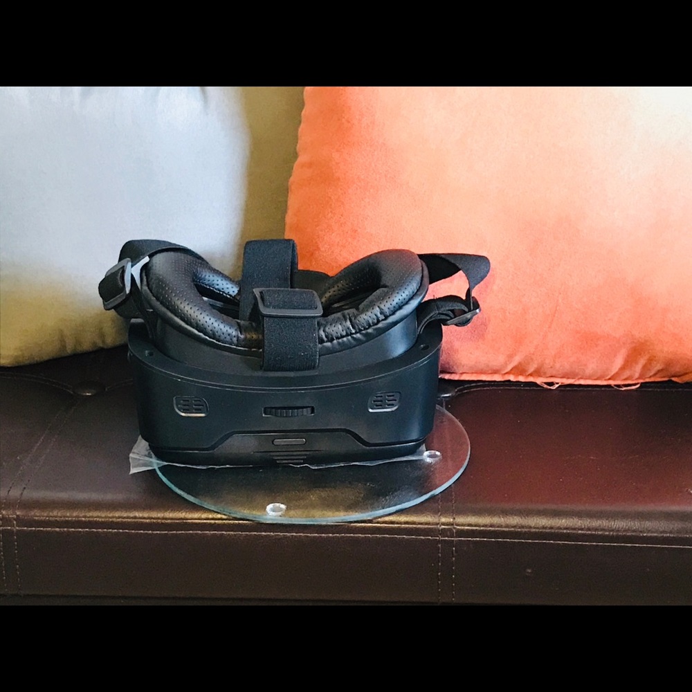 VR headset/Goggles - Picture 3 of 4